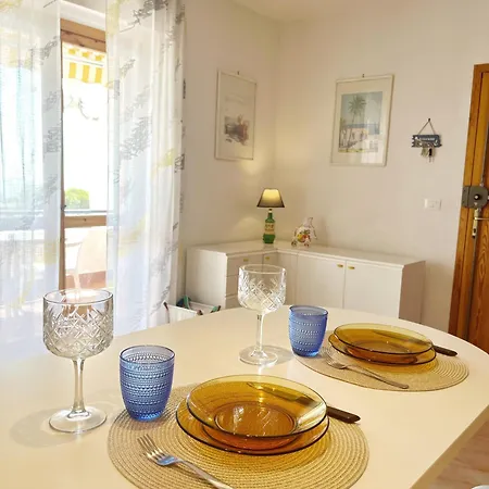 Ec Apartment *